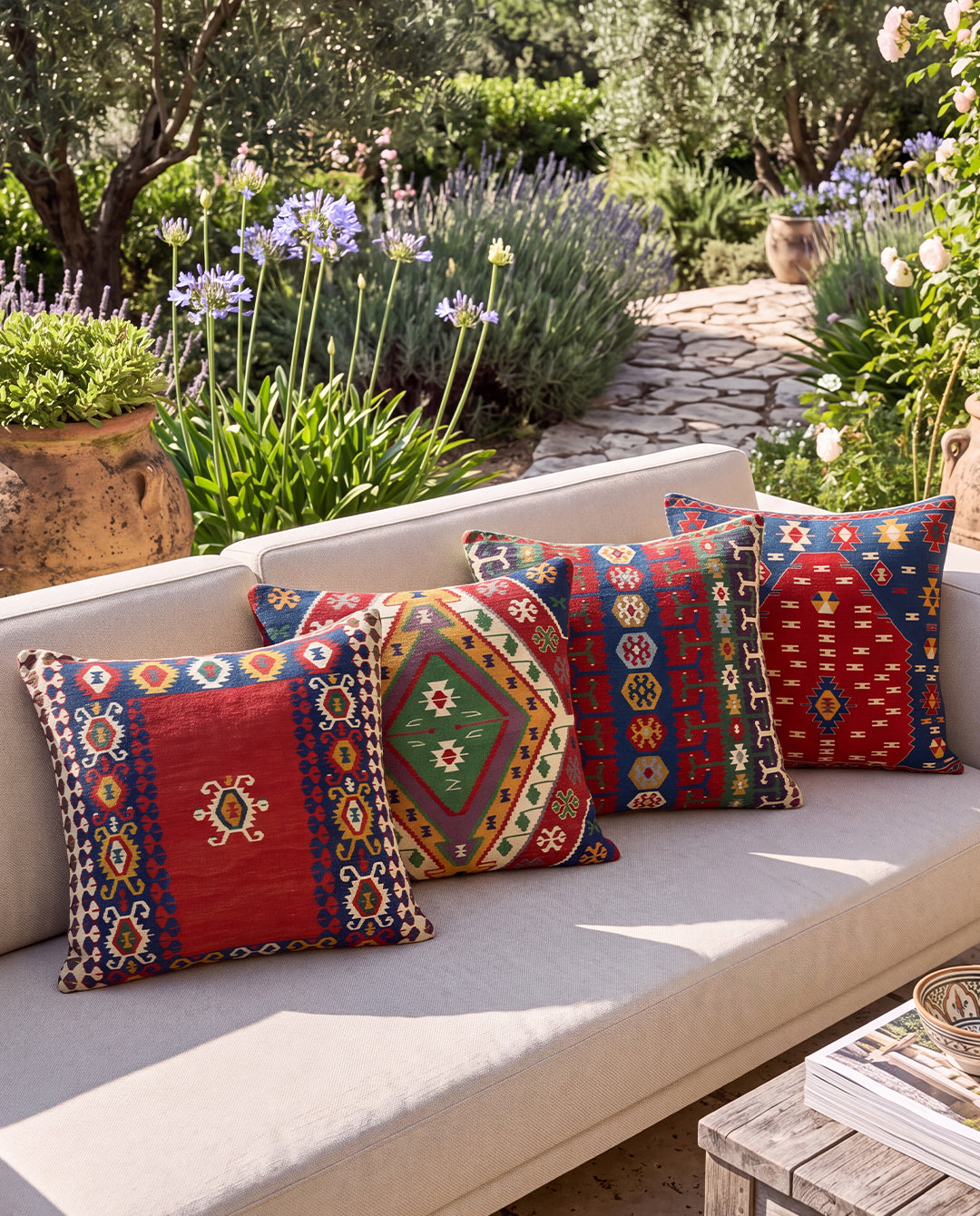 Turkish Kilim - bundle ( set of cushions + tapestry )