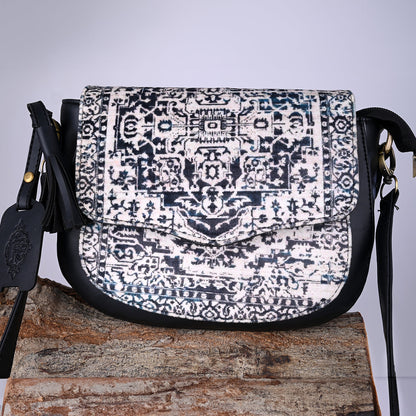 The HENZADA CrossBags _blk & white Arezou