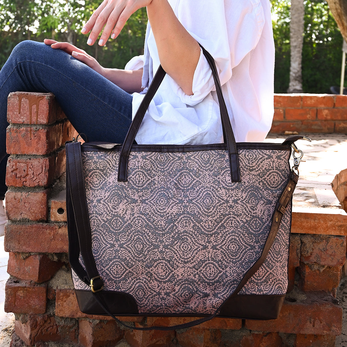 Persian Pattern _Shoulder / Cross Bag_Brown