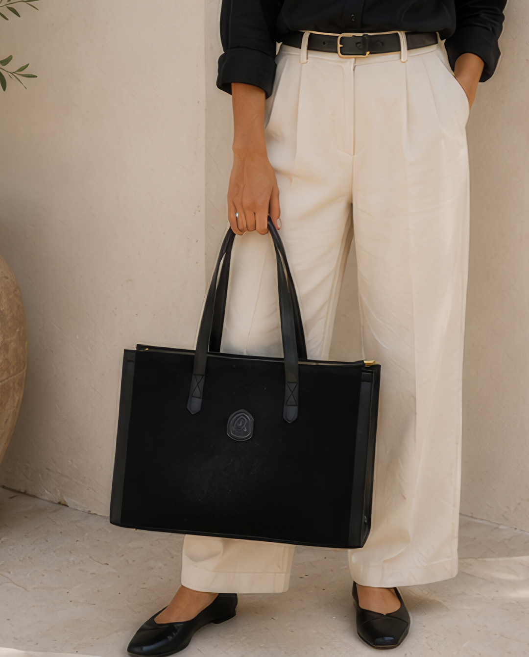 ara - Classic Canvas Tote Bag
