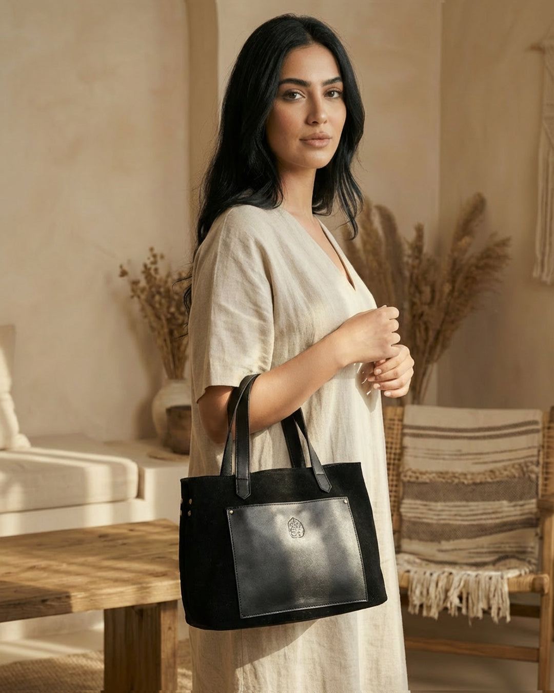 Henz suede bag -black