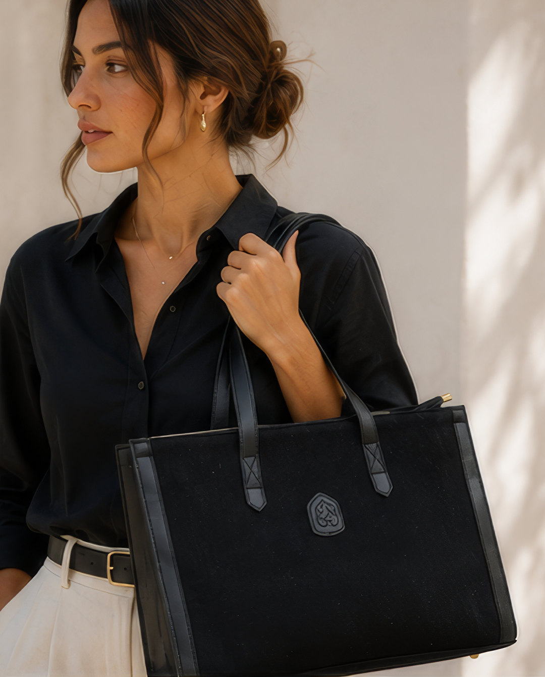ara - Classic Canvas Tote Bag