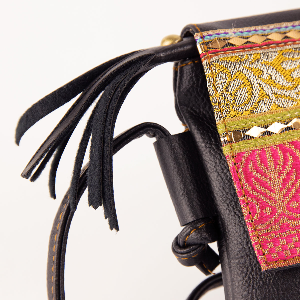 Cross-bag with Indian Serma handmade Fabric _black leather