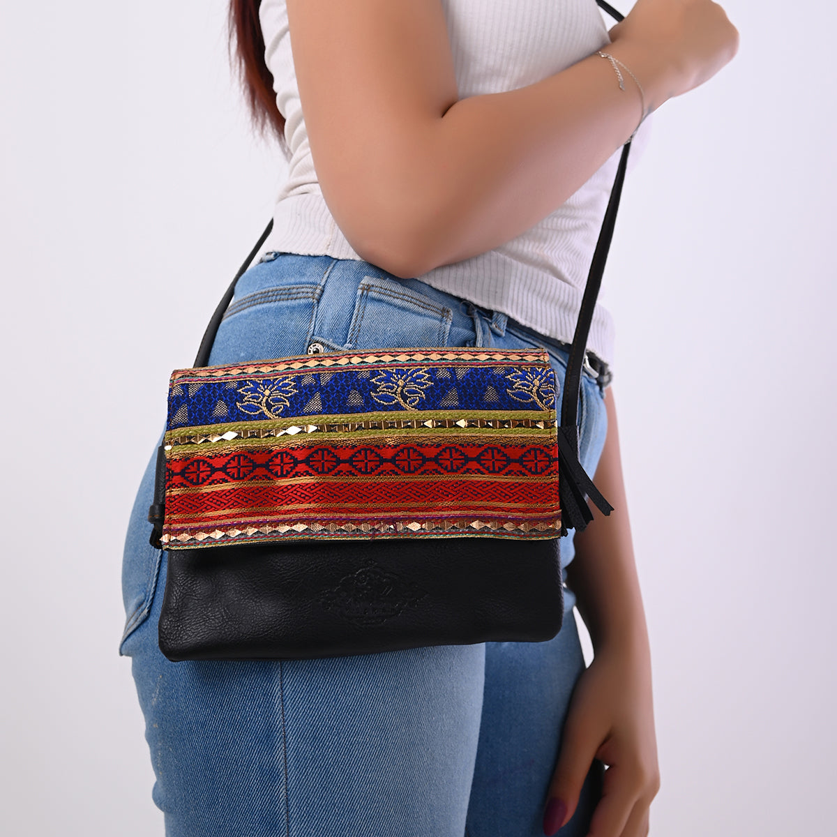 Cross-bag with Indian Serma handmade Fabric _black leather