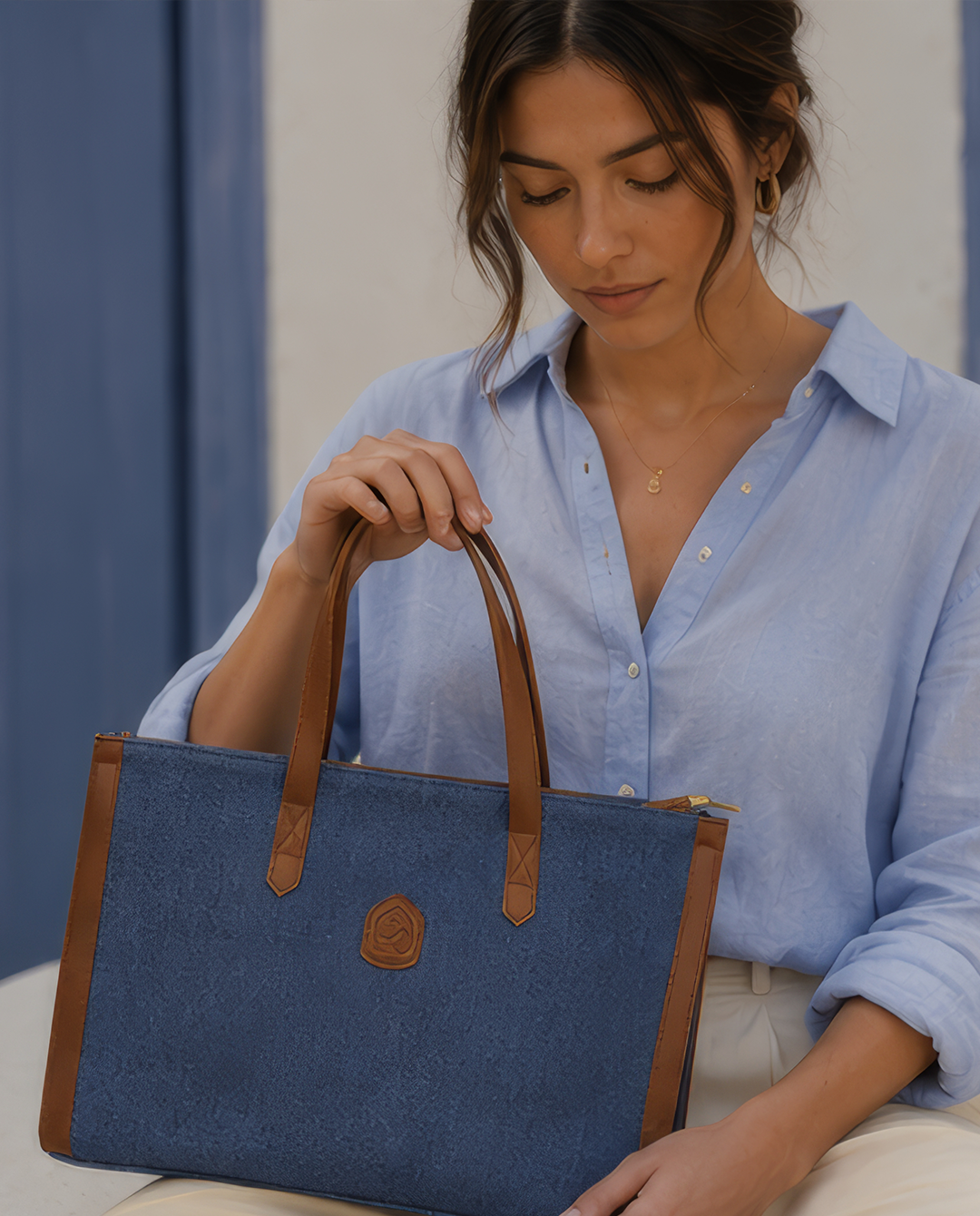 ara - Classic Canvas Tote Bag