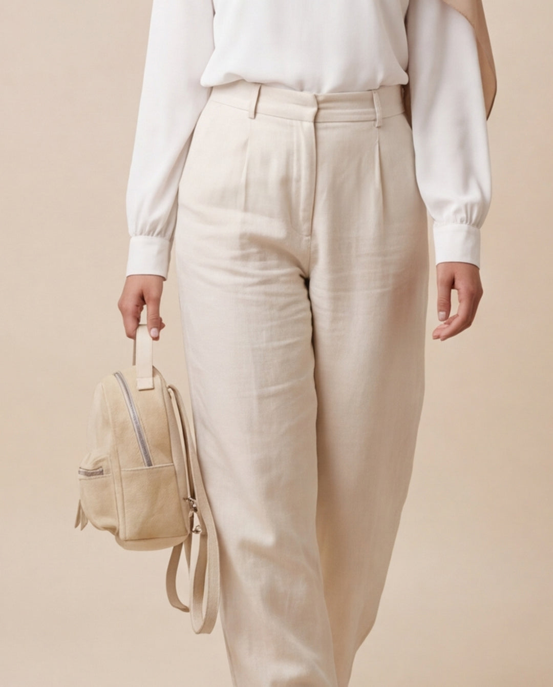 Arman _ Small Suede Backpack / crame