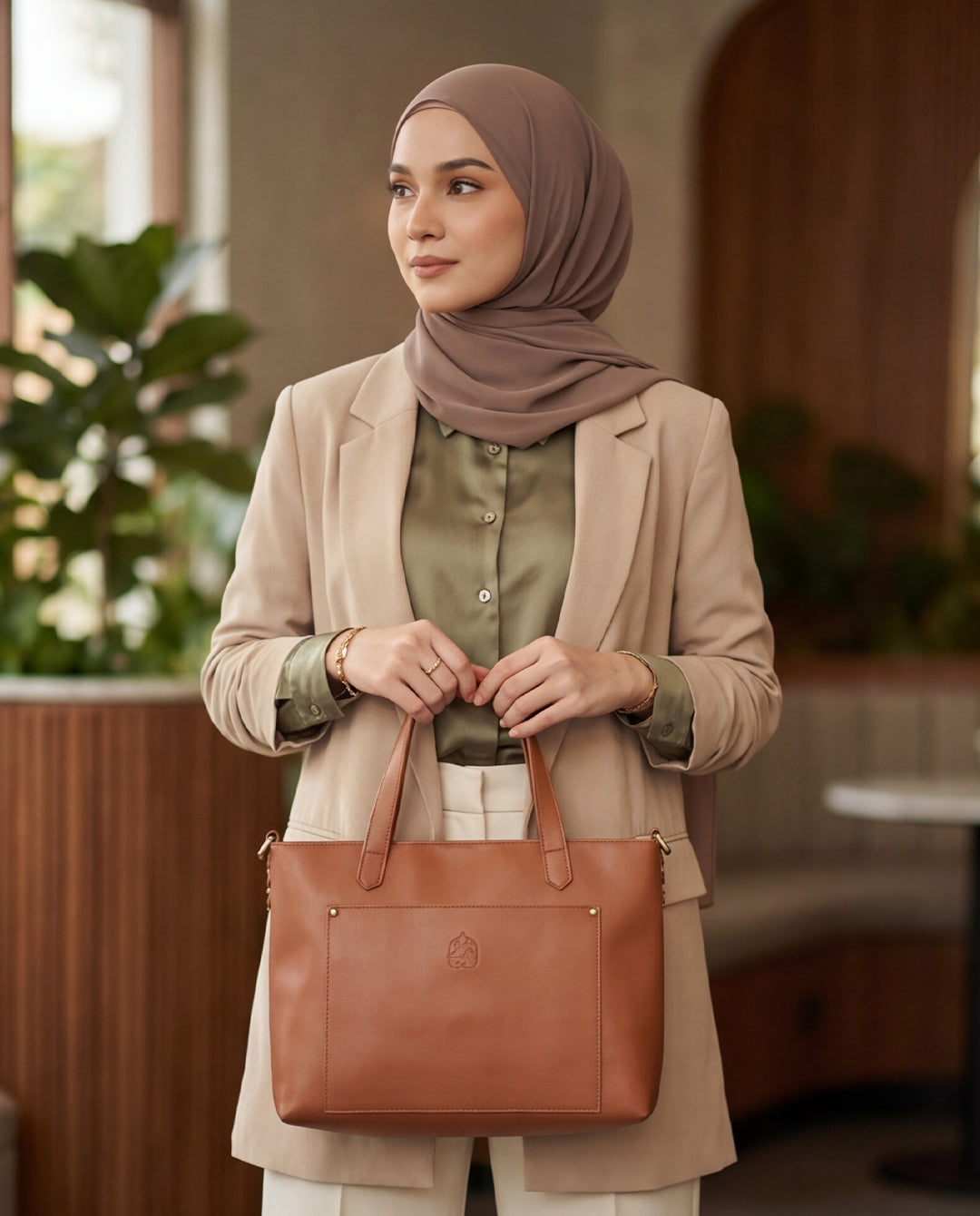 Pouya leather bag - camel