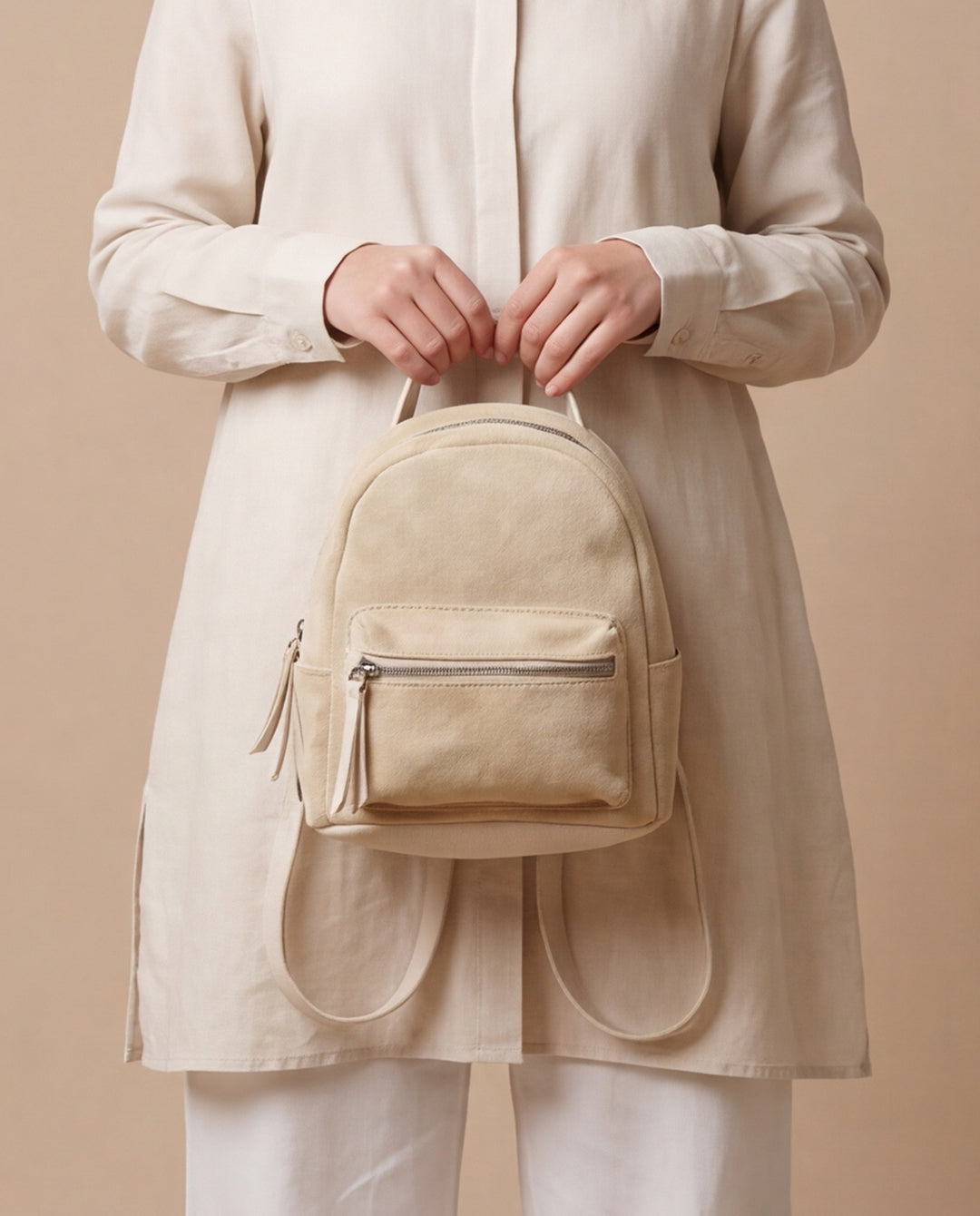 Arman _ Small Suede Backpack / crame