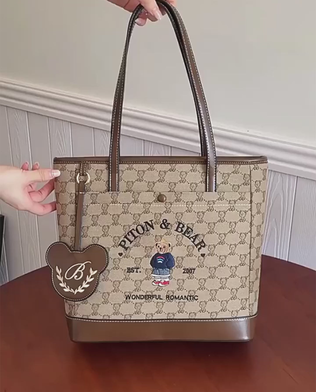 Piton & Bear - Casual Retro Tote Bag
