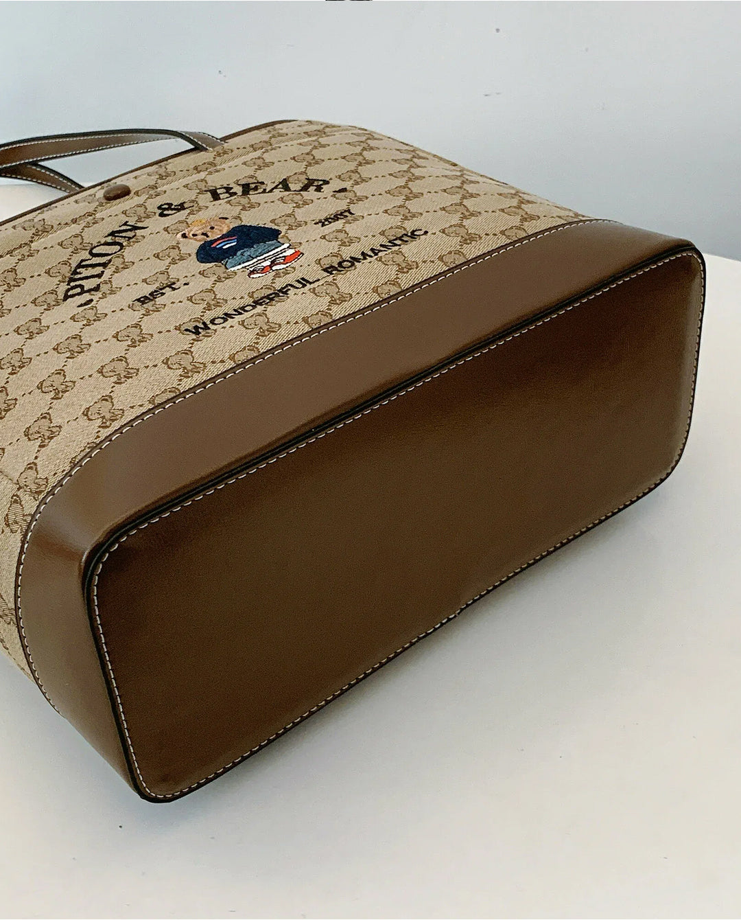 Piton & Bear - Casual Retro Tote Bag