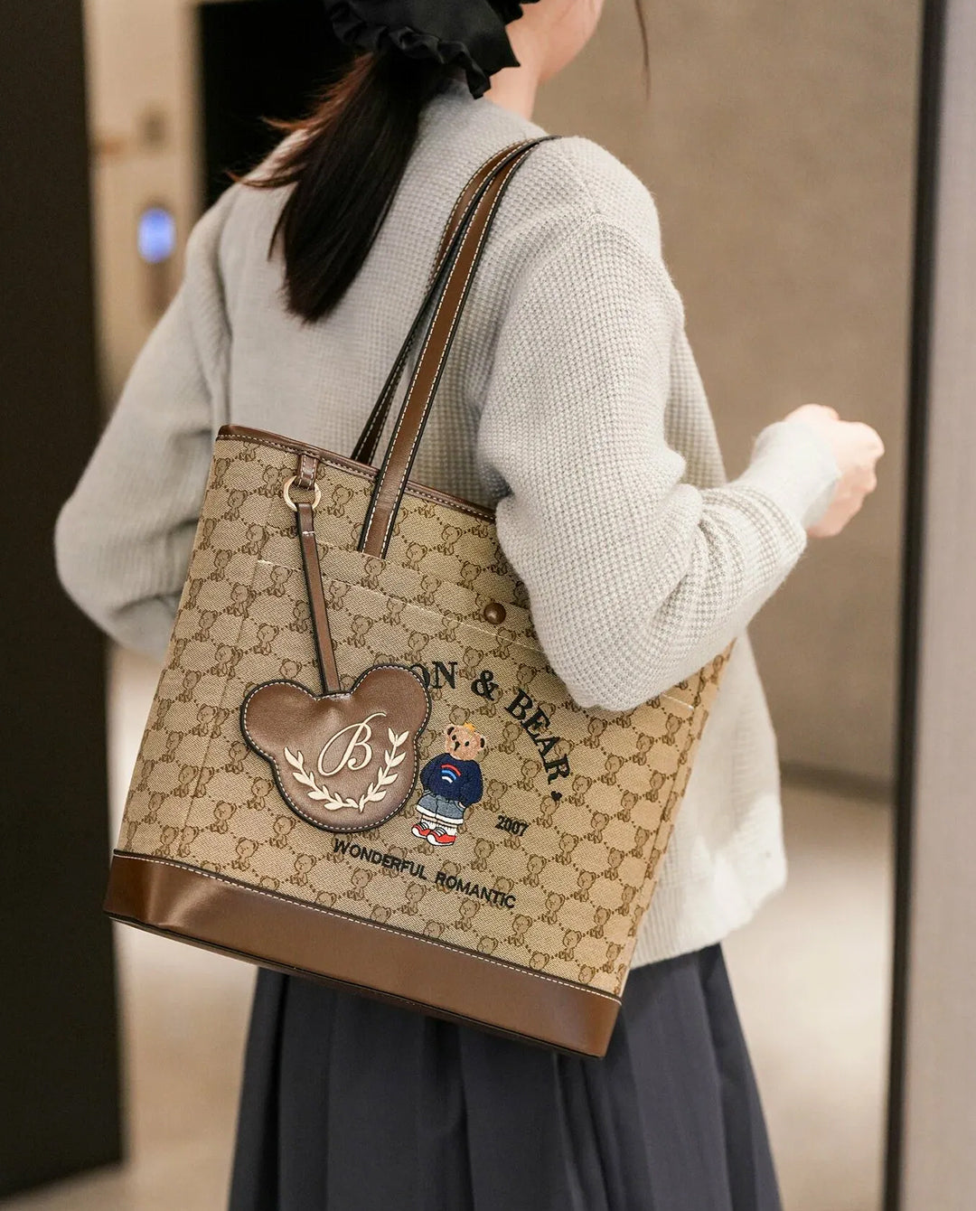 Piton & Bear - Casual Retro Tote Bag
